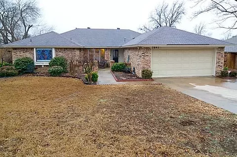 2841 Southridge Dr, Grapevine, TX 76051