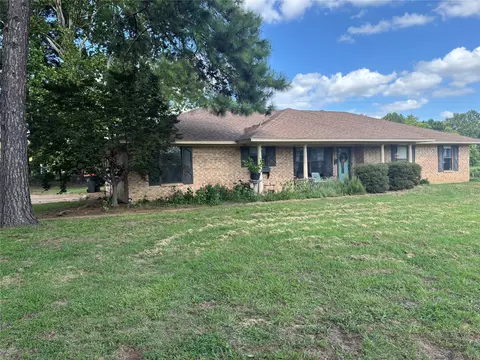 610 46th St NE, Paris, TX 75462