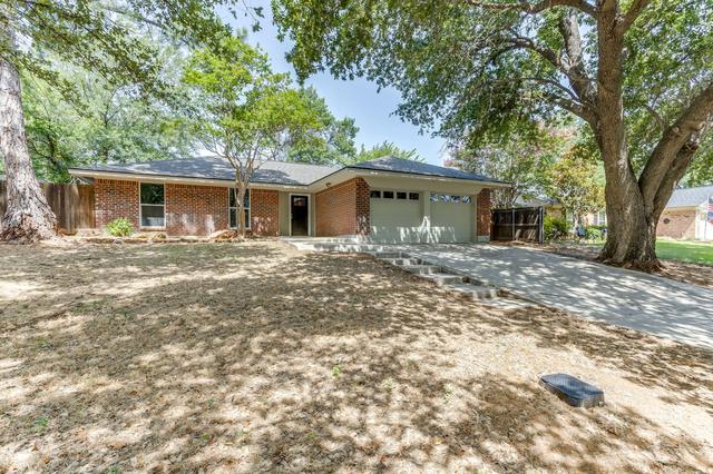 2709 Springbrooke Dr, Hurst, TX 76054