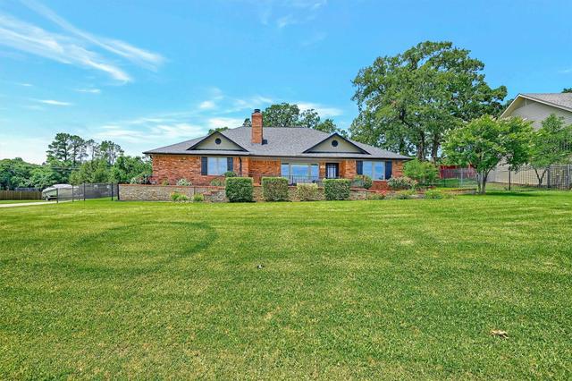 117 Kiowa Dr S, Lake Kiowa, TX 76240