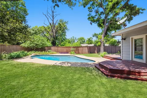 7362 Robinhood Ln, Fort Worth, TX 76112