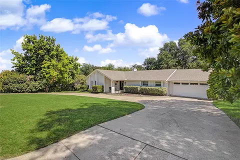 1921 Dakar Rd E, Fort Worth, TX 76116