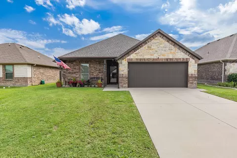 8822 Kiowa Dr, Greenville, TX 75402