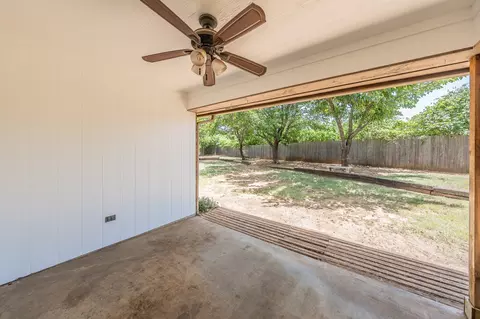 700 Mann Ct, Cleburne, TX 76033 photo 14