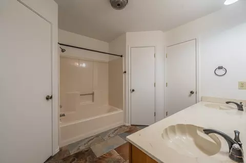 700 Mann Ct, Cleburne, TX 76033 photo 8