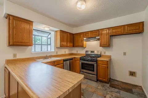 700 Mann Ct, Cleburne, TX 76033 photo 4