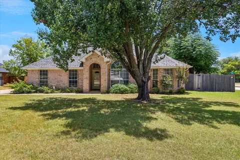 433 Sherwood Ct, Burleson, TX 76028
