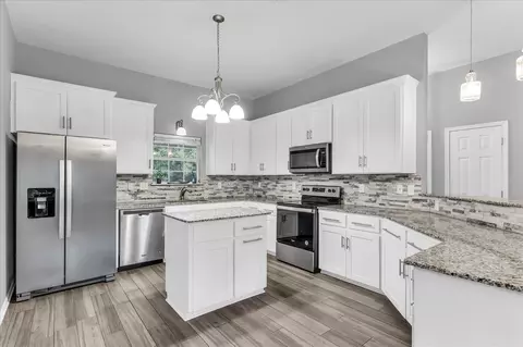 7 Market Loop, Morgans Point Resort, TX 76513