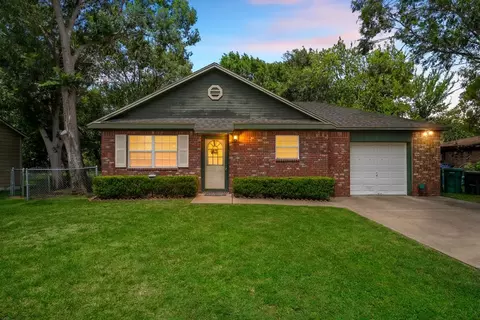 104 S Walnut St, Lacy Lakeview, TX 76705