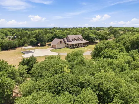 1201 N Oak Branch Rd, Waxahachie, TX 75167