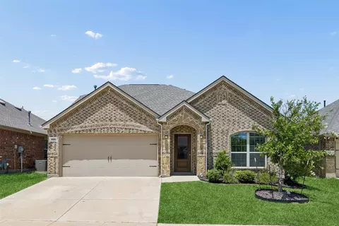 9105 Silver Dollar Dr, Fort Worth, TX 76131