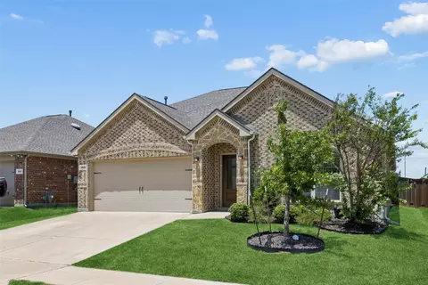 9105 Silver Dollar Dr, Fort Worth, TX 76131