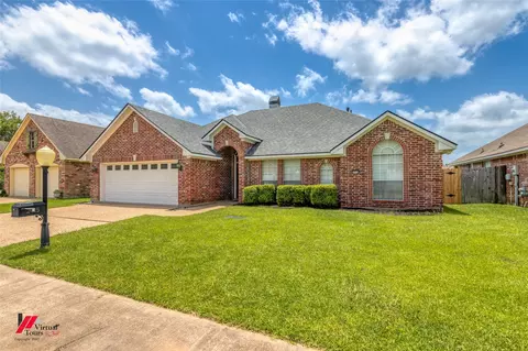 2015 Meadow Bnd, Shreveport, LA 71118