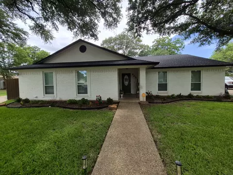 405 W Lindenwood Ln, Hewitt, TX 76643