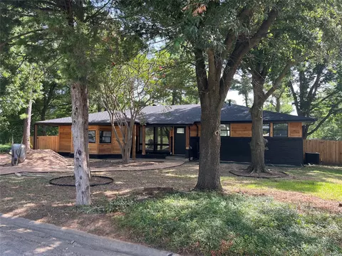 404 W Hillcrest St, Keene, TX 76059