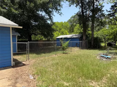 Exterior - 305 E Pliler Precise Rd, Longview, TX 75605 photo 6 of 6