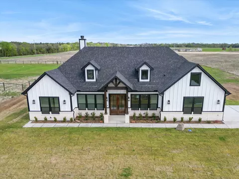 Exterior - 3209 Willow Rd, Celeste, TX 75423 photo 2 of 6