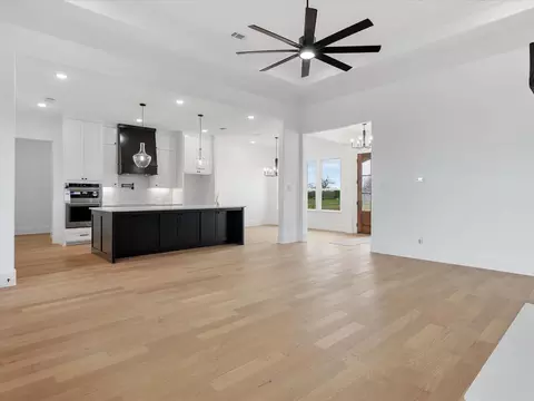 Living - 3209 Willow Rd, Celeste, TX 75423 photo 2 of 4