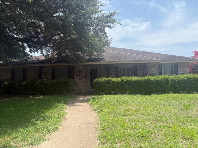 702 Granada Dr, Duncanville, TX 75116