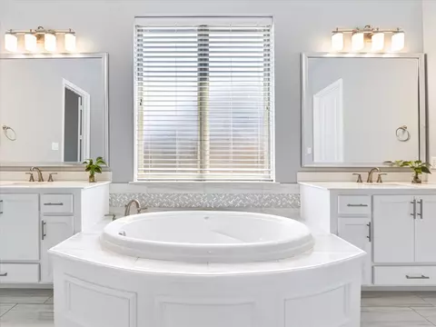 Bath - 3780 Newburn St, Prosper, TX 75078 photo 3 of 6