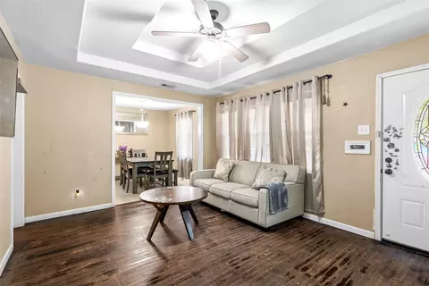 4427 Baldwin St, Dallas, TX 75210