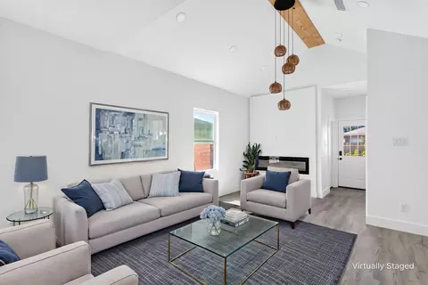 9704 Valley Mills Ln, Dallas, TX 75227