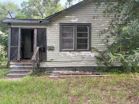 250 E 68th St, Shreveport, LA 71106
