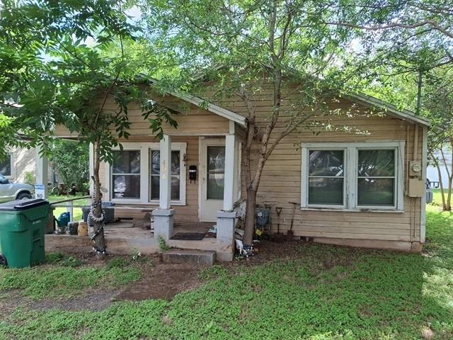 408 S Harrison St, Mcgregor, TX 76657