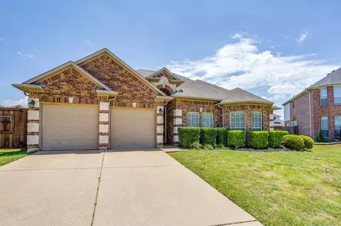 2912 Crystal Way, Grand Prairie, TX 75052