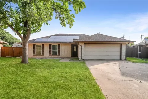2604 S Meadow Dr, Fort Worth, TX 76133
