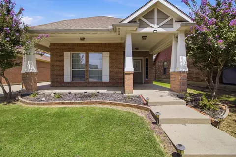 2648 Blackstone Dr, Grand Prairie, TX 75052