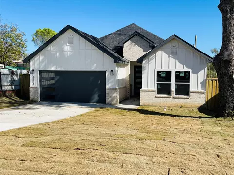 3208 NW 31st St, Fort Worth, TX 76106