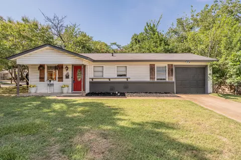 1904 Friar Tuck Dr, Arlington, TX 76013