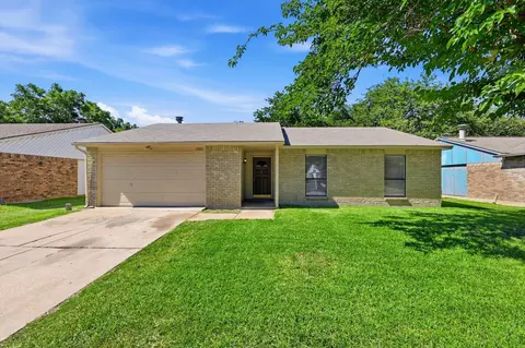 7323 Ashcrest Ln, Dallas, TX 75249