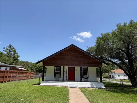 1212 Earl St, Commerce, TX 75428