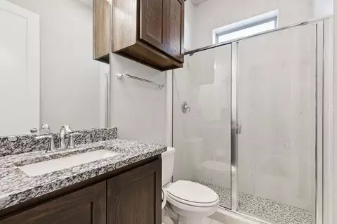 Bath - 2000 Crescent St, Aledo, TX 76008 photo 4 of 5