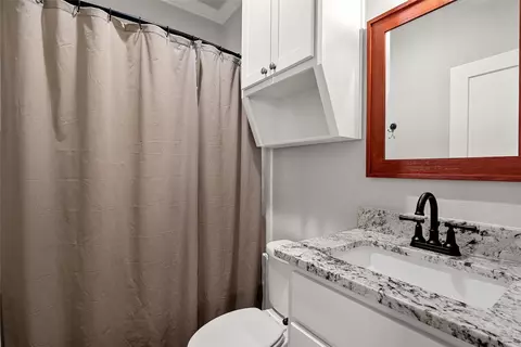 Bath - 3226 Pine Ave, Waco, TX 76708 photo 3 of 3