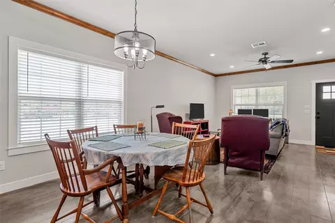 Dining - 3226 Pine Ave, Waco, TX 76708 photo 2 of 3