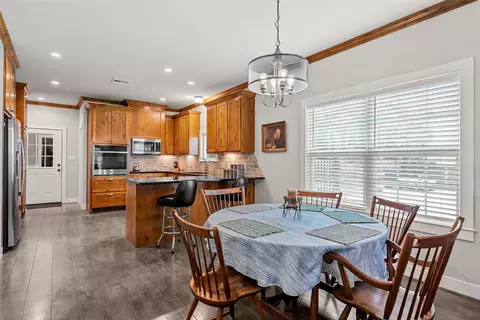 Dining - 3226 Pine Ave, Waco, TX 76708 photo 3 of 3