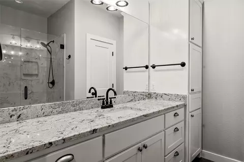 Bath - 3226 Pine Ave, Waco, TX 76708 photo 1 of 3