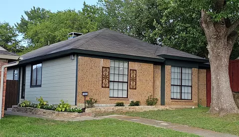 1803 Sherwood Pl, Carrollton, TX 75006