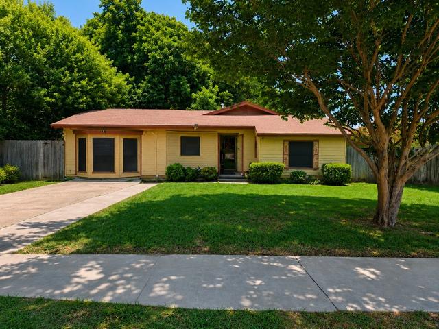 422 17th St, Grand Prairie, TX 75051