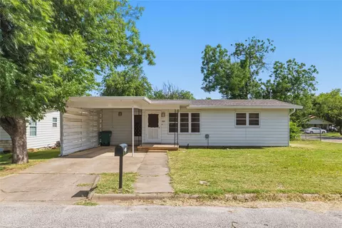 615 E 10th St, Coleman, TX 76834