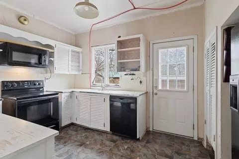 Kitchen - 4120 E Interstate 30, Campbell, TX 75422 photo 1 of 2