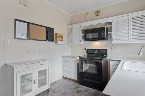 Kitchen - 4120 E Interstate 30, Campbell, TX 75422 photo 2 of 2