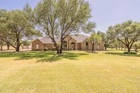 2305 Floyd Hampton Rd, Crowley, TX 76036