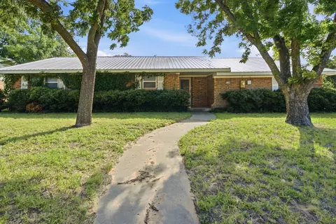 1109 N Lillian St, Stephenville, TX 76401