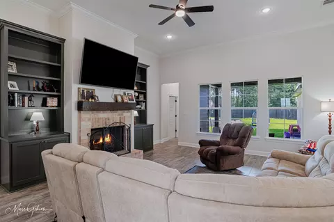 Living - 517 Hazel Park, Gloster, LA 71030 photo 1 of 2