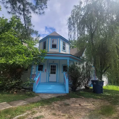 700 N Dallas St, Ennis, TX 75119