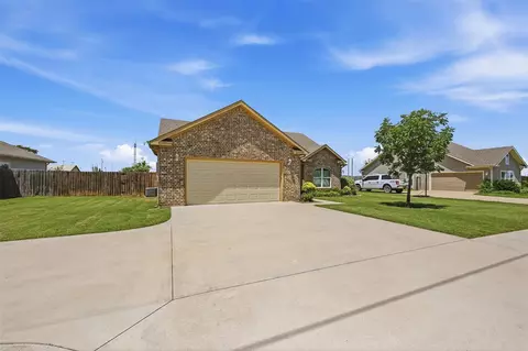 Exterior - 816 E Northside Dr, Pilot Point, TX 76258 photo 4 of 6